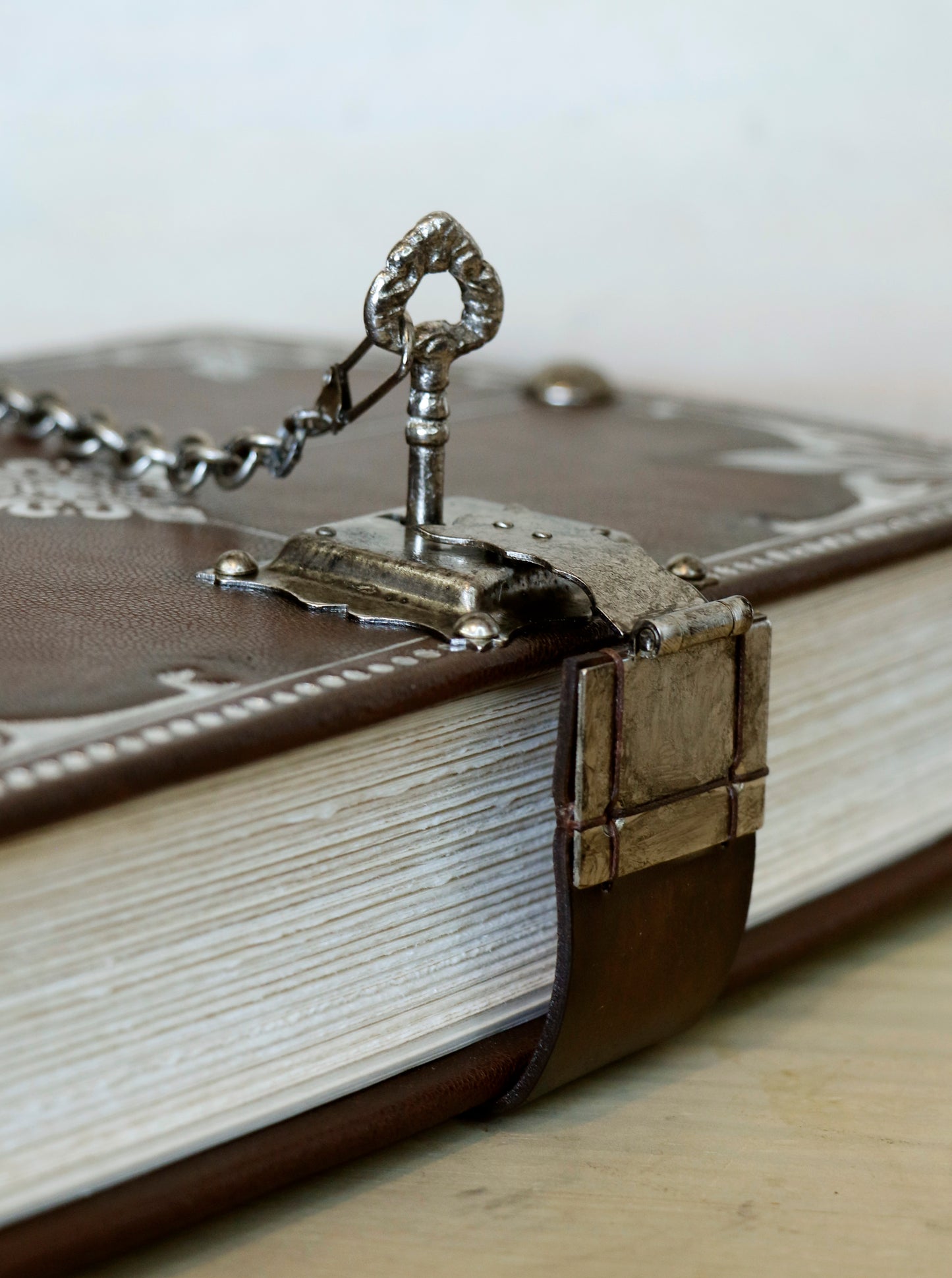 Journal with Lock and Key, Antique Brown Leather with Silver decoration - Codex Argentum