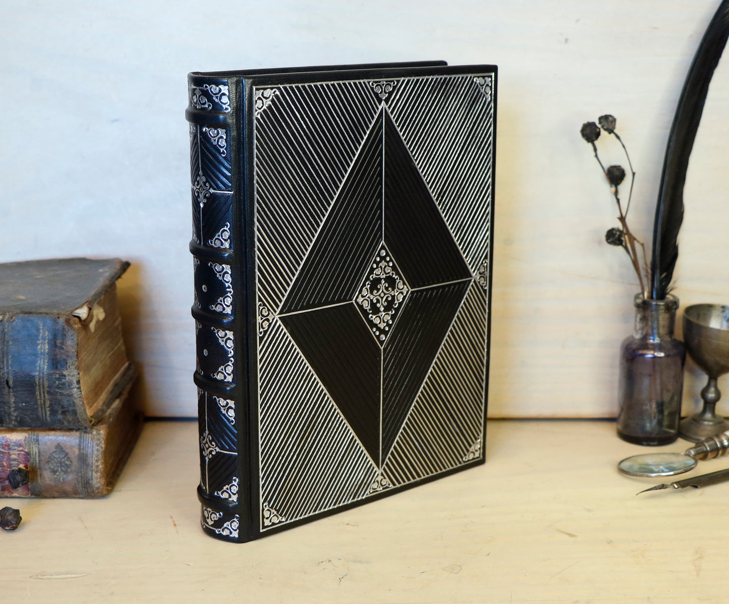Journal with Lock and Key, Black Leather, Medium Size - Diamond Portal