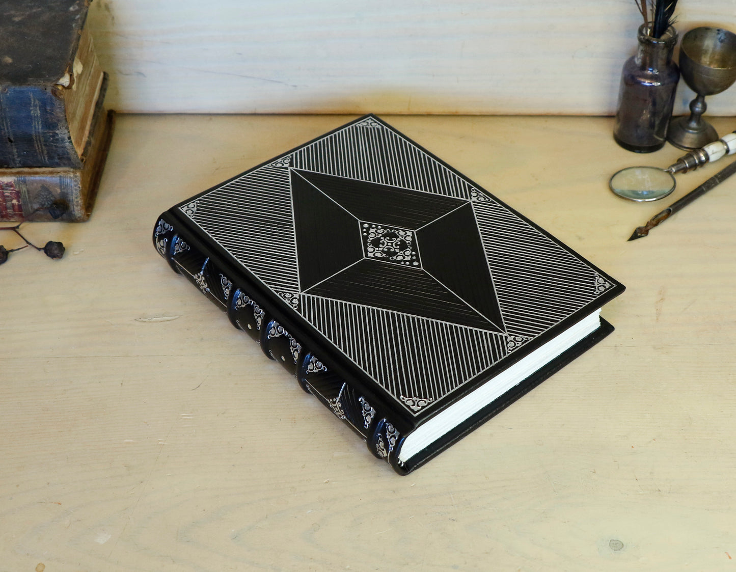 Journal with Lock and Key, Black Leather, Medium Size - Diamond Portal