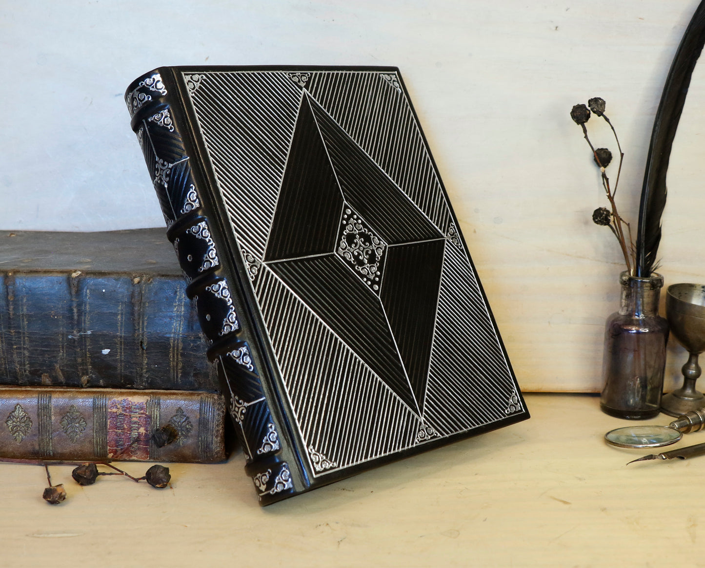 Journal with Lock and Key, Black Leather, Medium Size - Diamond Portal