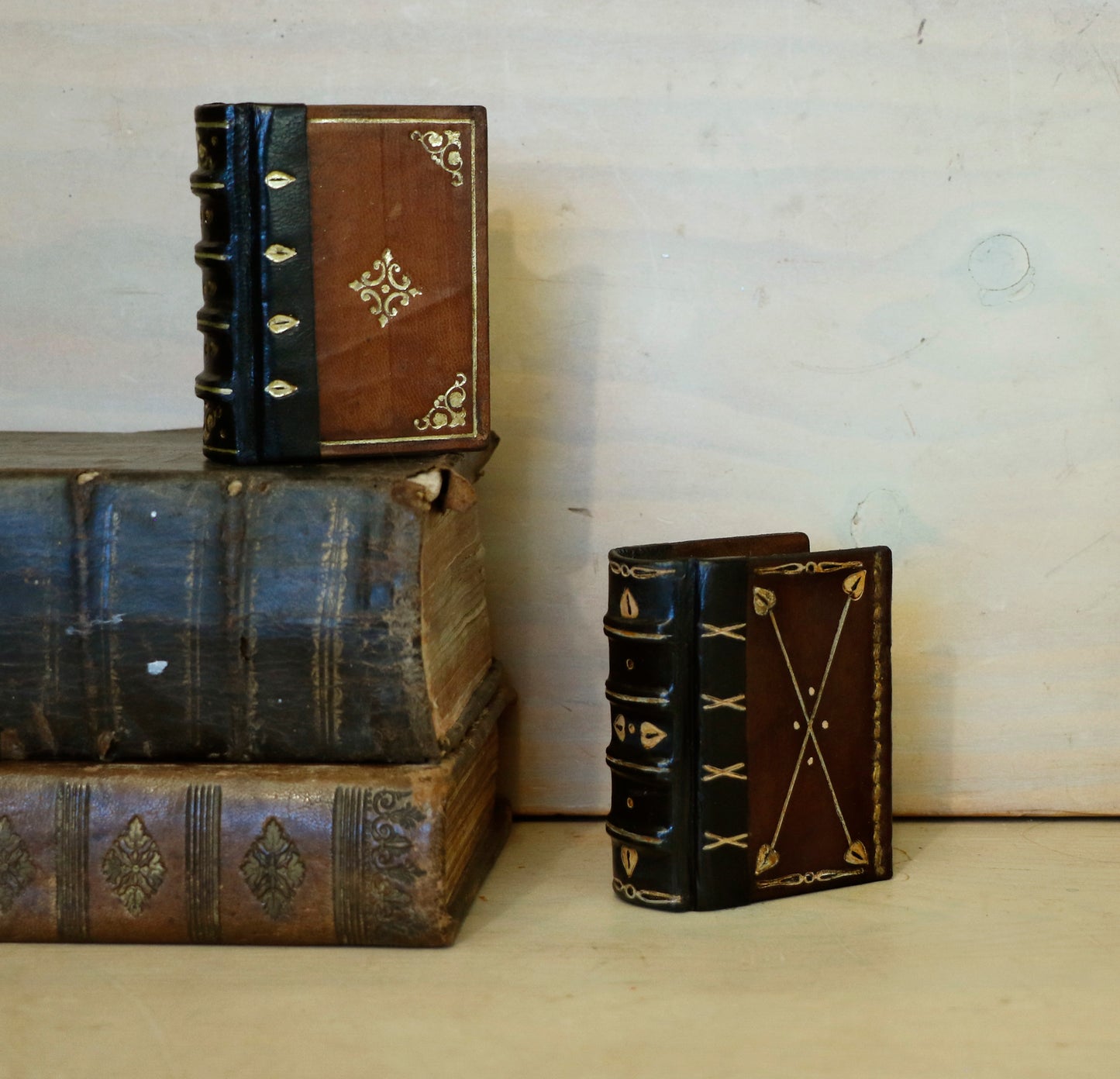 Miniature leather journals, Set of 2 tiny books. Vintage Duo