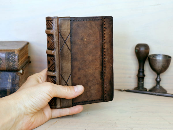 Vintage leather journal, Tea stained pages - Vintage Leaves