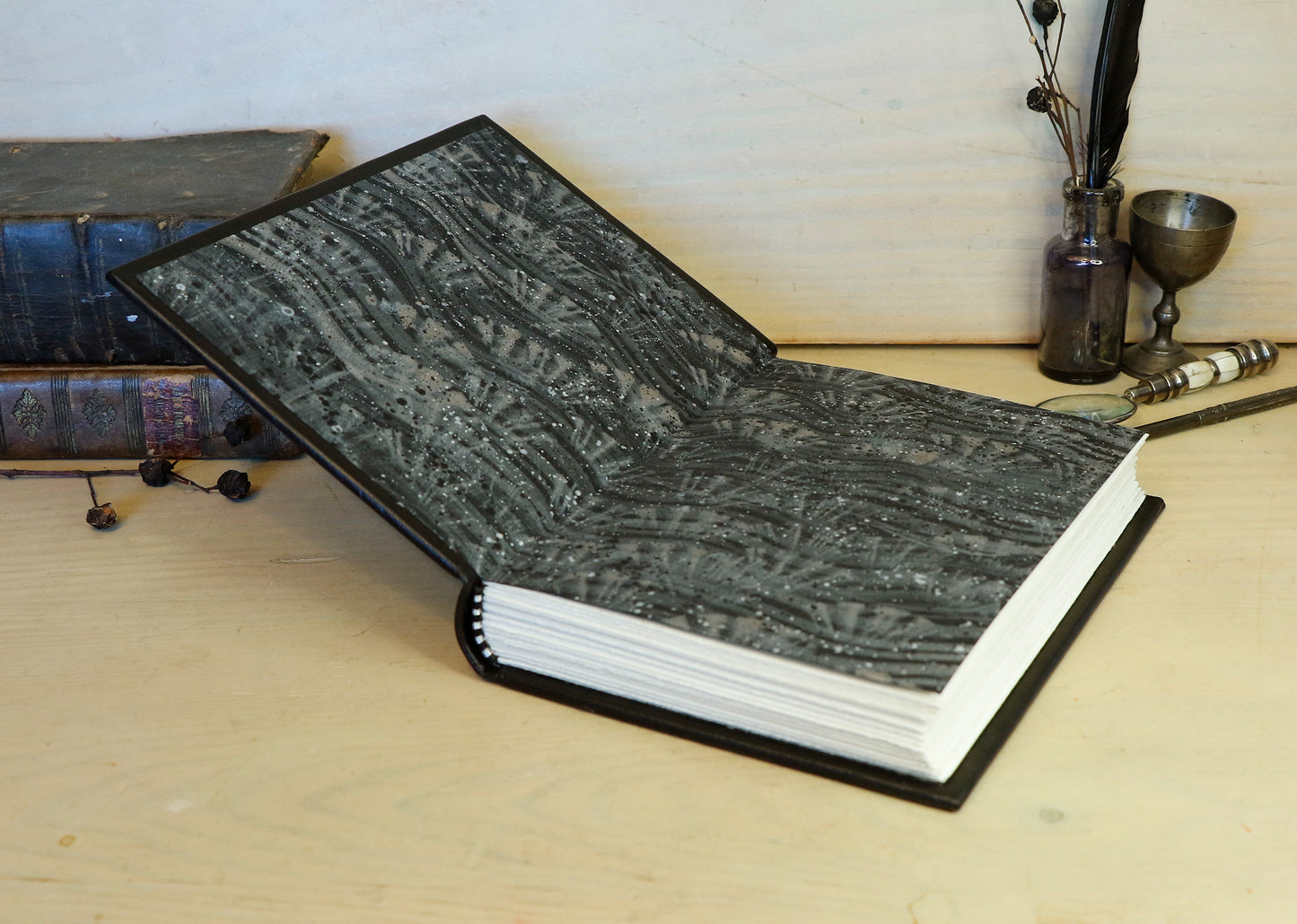 Journal with Lock and Key, Black Leather, Medium Size - Diamond Portal
